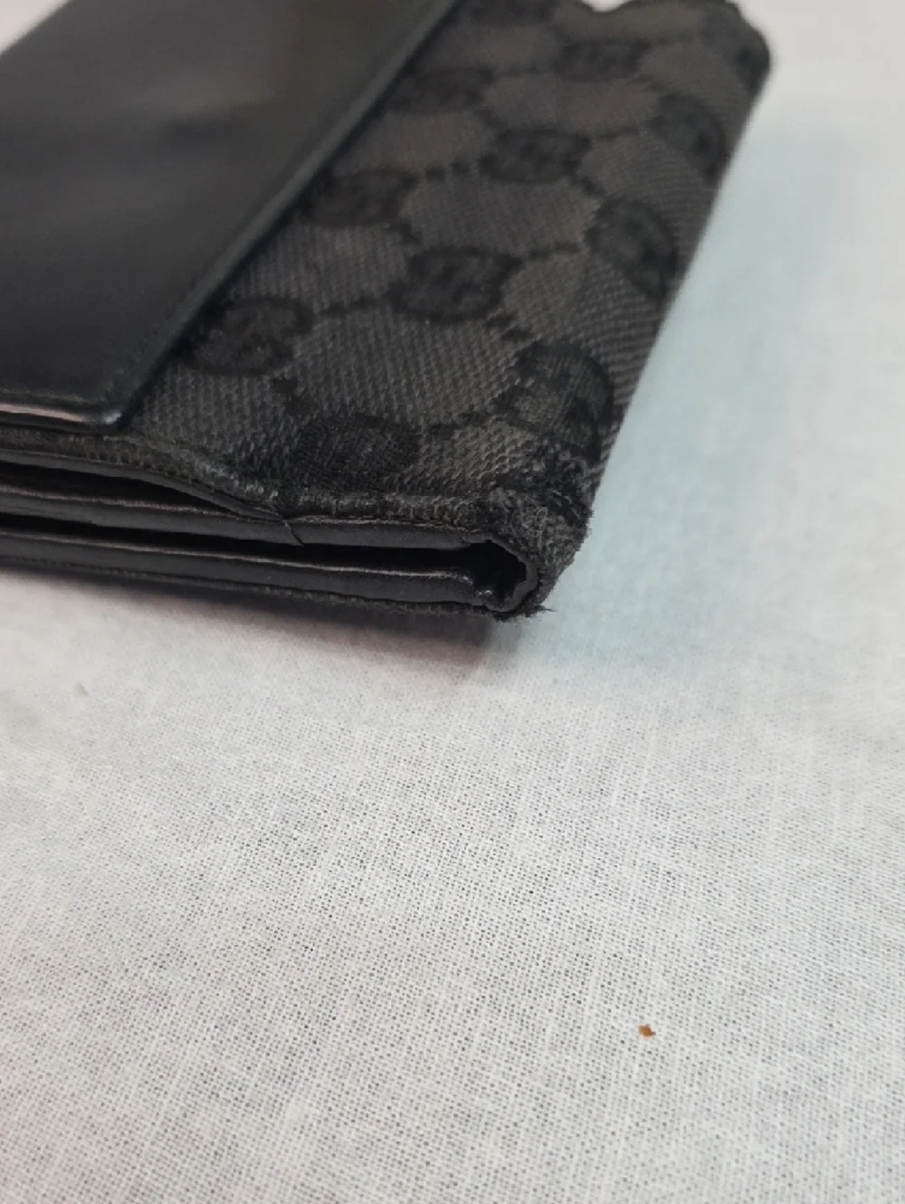 Gucci Vintage GG Canvas Wallet With Piston Lock - Picture 10 of 10